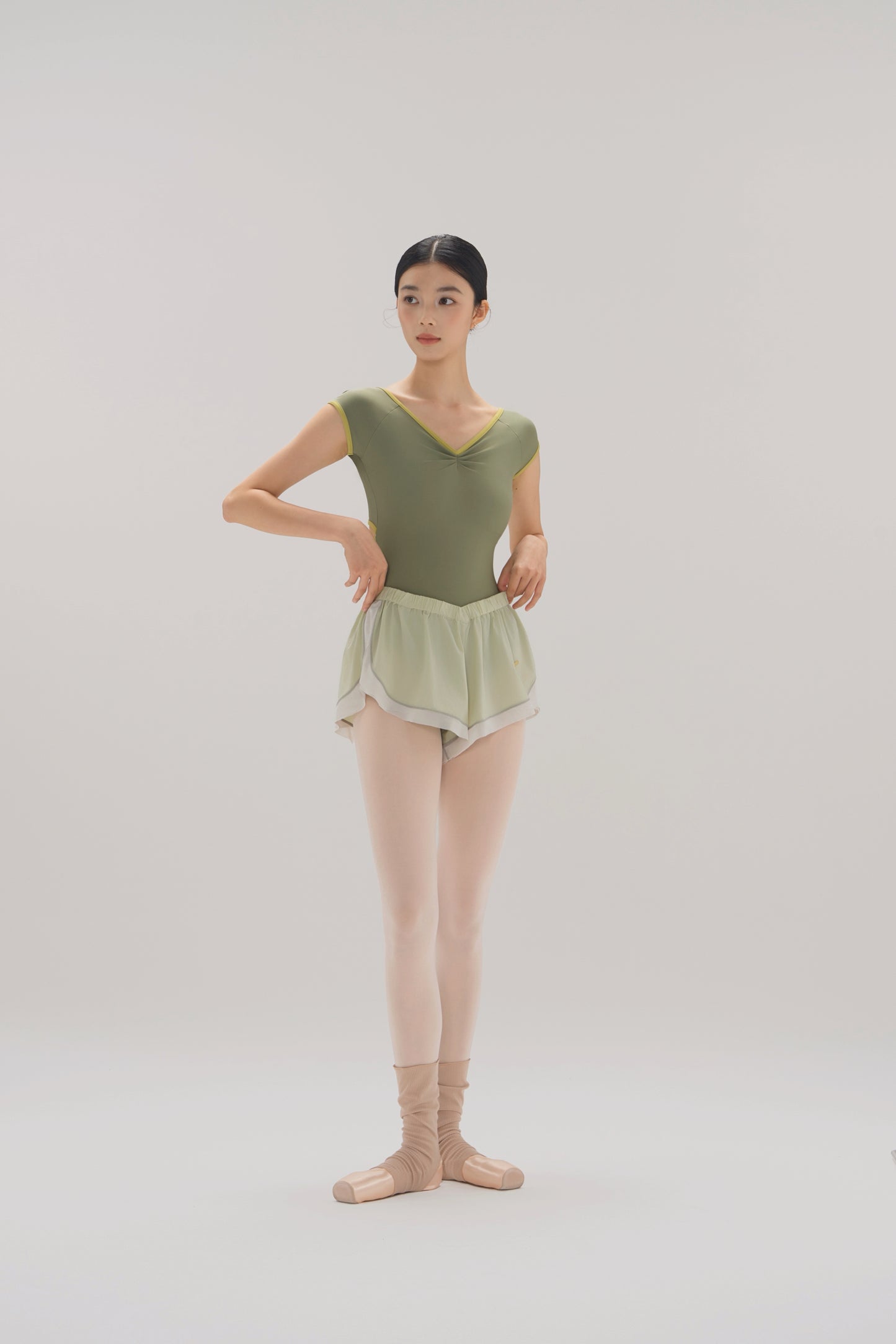Ballet Leotard | Wrap-Structured Back, Contrast Binding & Raglan Short Sleeves
