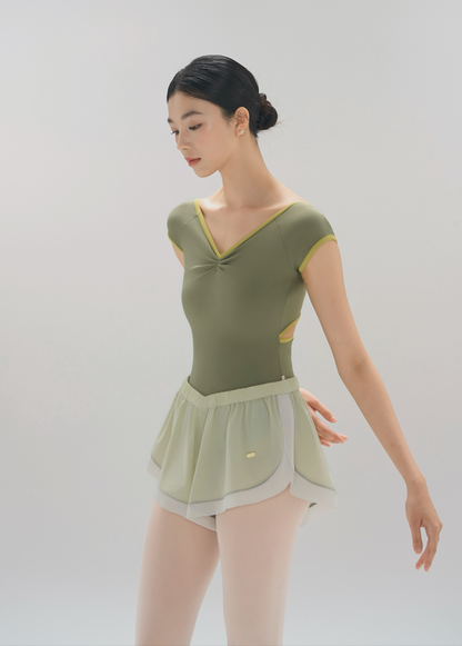 Ballet Leotard | Wrap-Structured Back, Contrast Binding & Raglan Short Sleeves